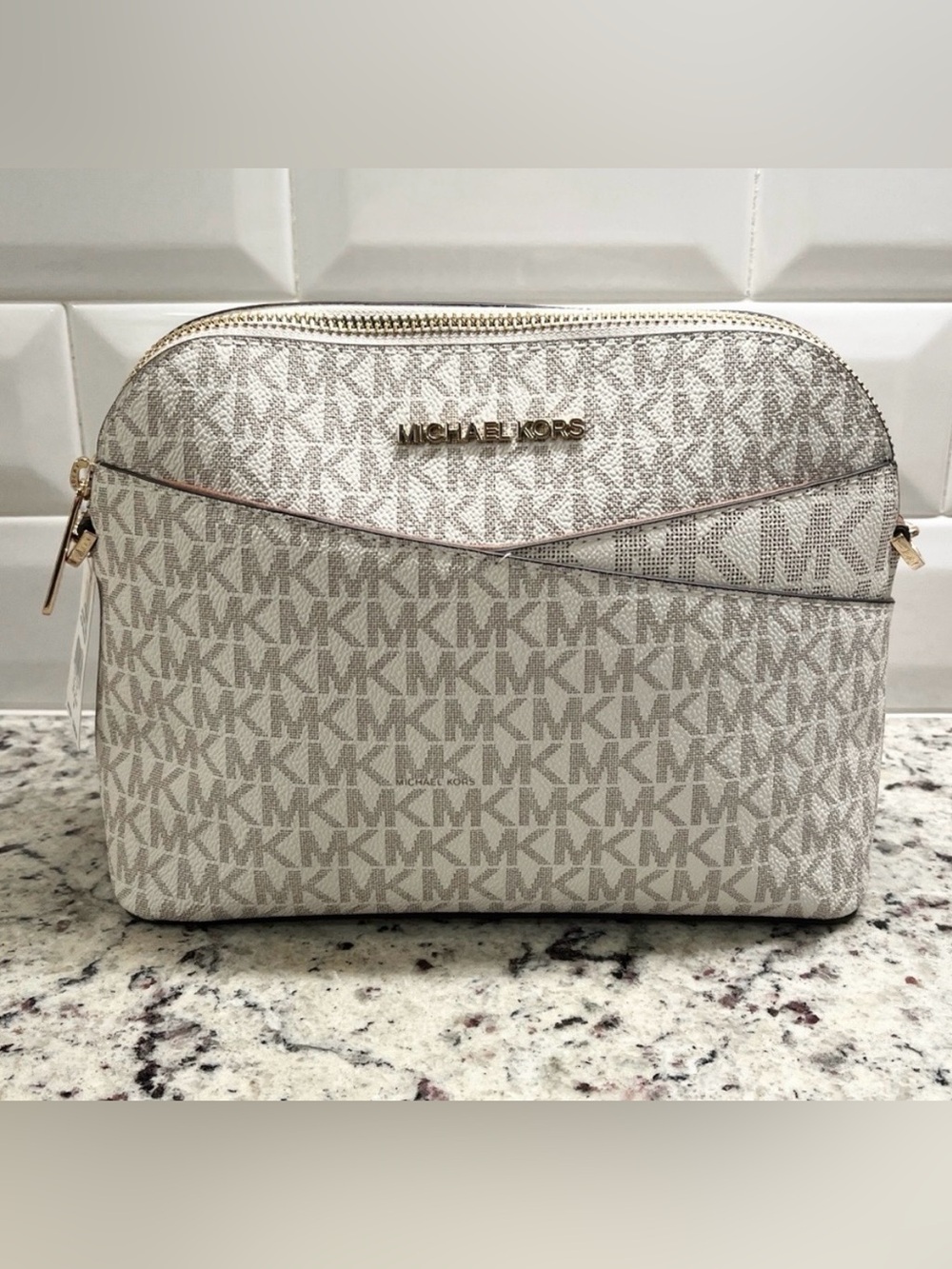 Michael Kors Jet Set Travel In Vanilla with Gold Chain Strap